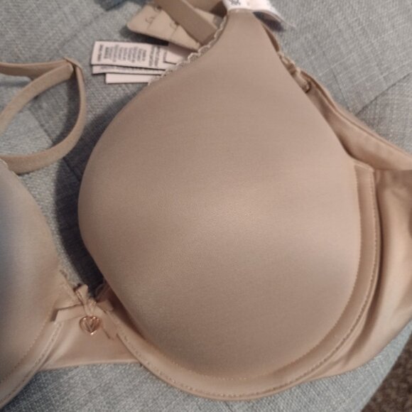 Victoria's Secret Body By Victoria 36B Bra - Picture 3 of 8